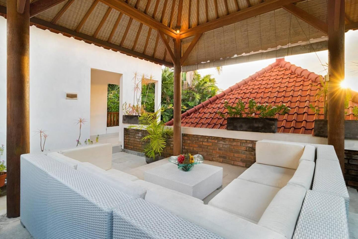 Super Value 3 Bed, Central Seminyak, Walk To Beach Exterior foto