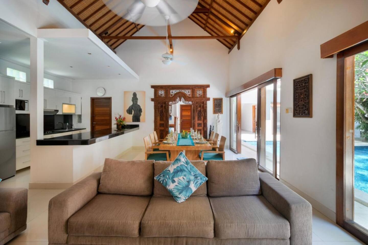 Super Value 3 Bed, Central Seminyak, Walk To Beach Exterior foto